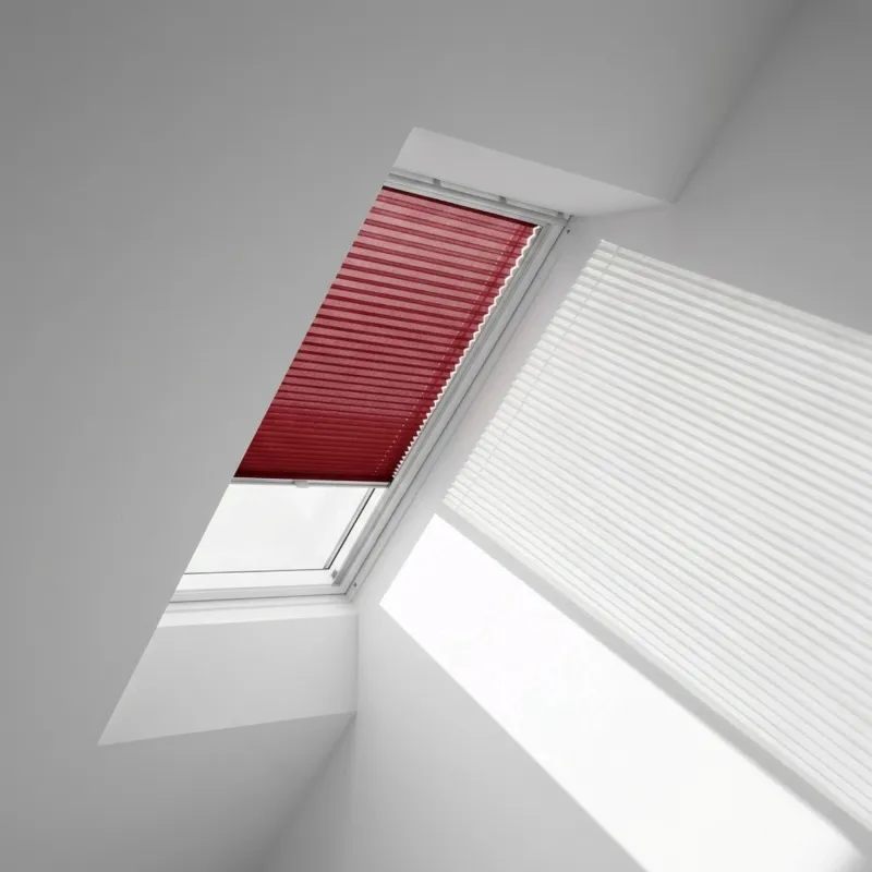 1140x700 SK01Velux Isolerande Dubbelplissé Integra Solar (1340x1400 UK08, 1162-Cherise)