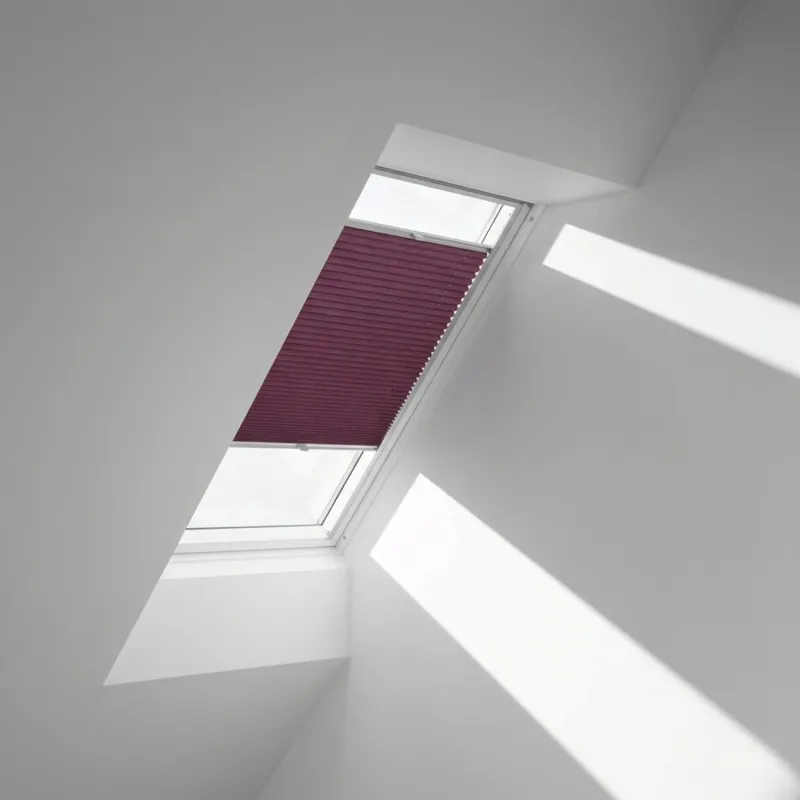 1140x700 SK01Velux Isolerande Dubbelplissé Integra Solar (1340x1600 UK10, 1051-Raspberry)