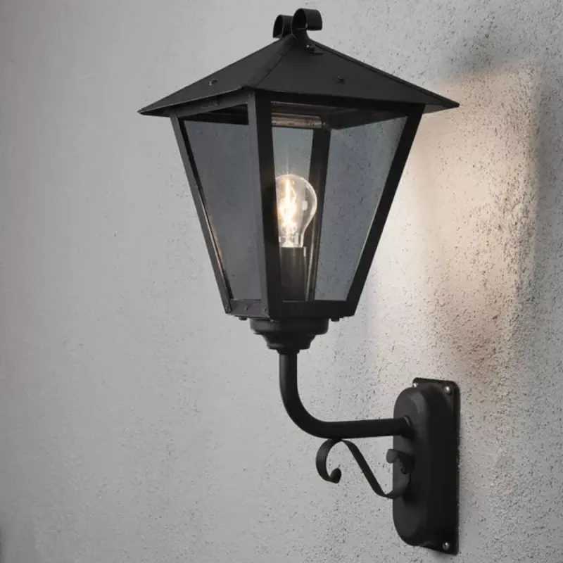 Benu Væglampe E27 230-240V IP23 Sort Konstsmide