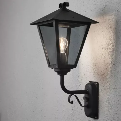 Benu Væglampe E27 230-240V IP23 Sort Konstsmide