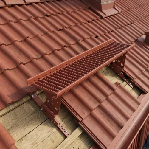 Komplett Paket Takbrygga 1,2m Tegelröd För Lertegelpannor På Råspont TJB