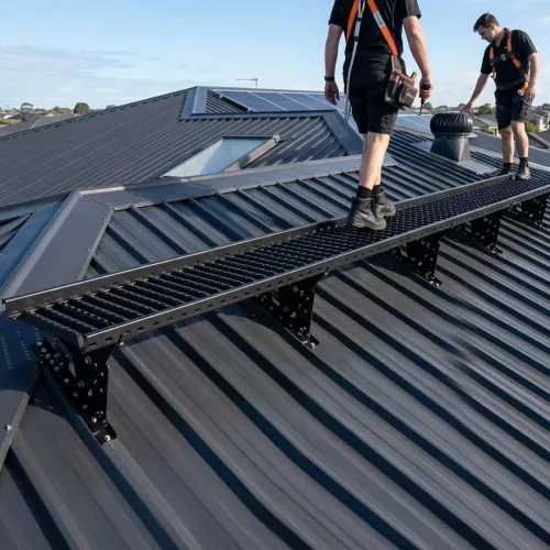 Komplett Paket Takbrygga 2,4m Svart För Profilerat Plåttak TJB