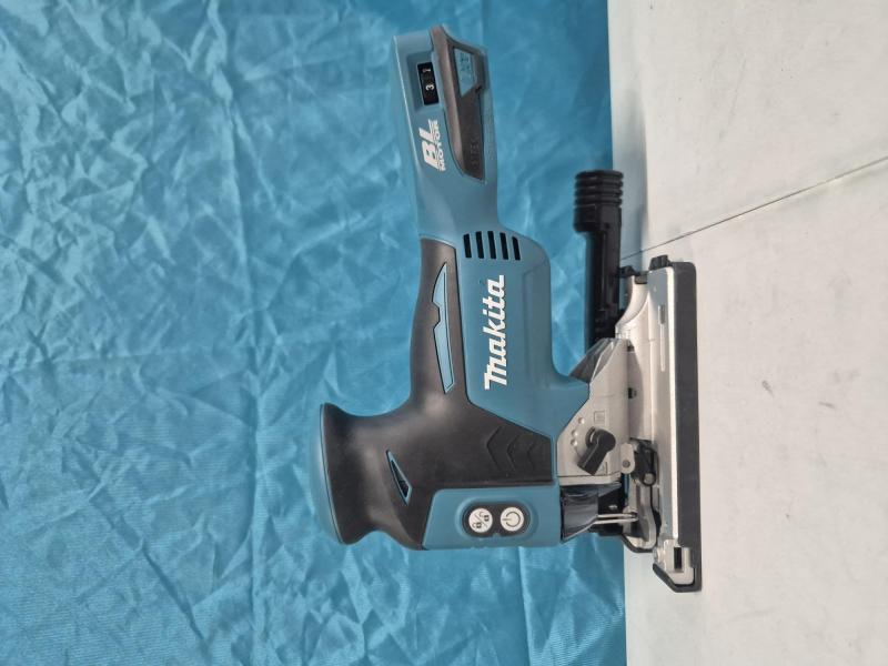 Makita DJV181Z Sticksåg 18V + 6 st blad-på-köpet ! (demomaskin)