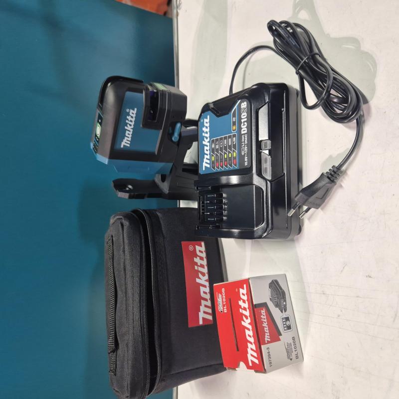 Makita SK106GDZ Kryss- och punktlaser 12V  (demomaskin) +laddpaket-på-köpet