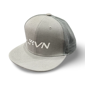 VN Keps Ljusgrå / Vit brodyr