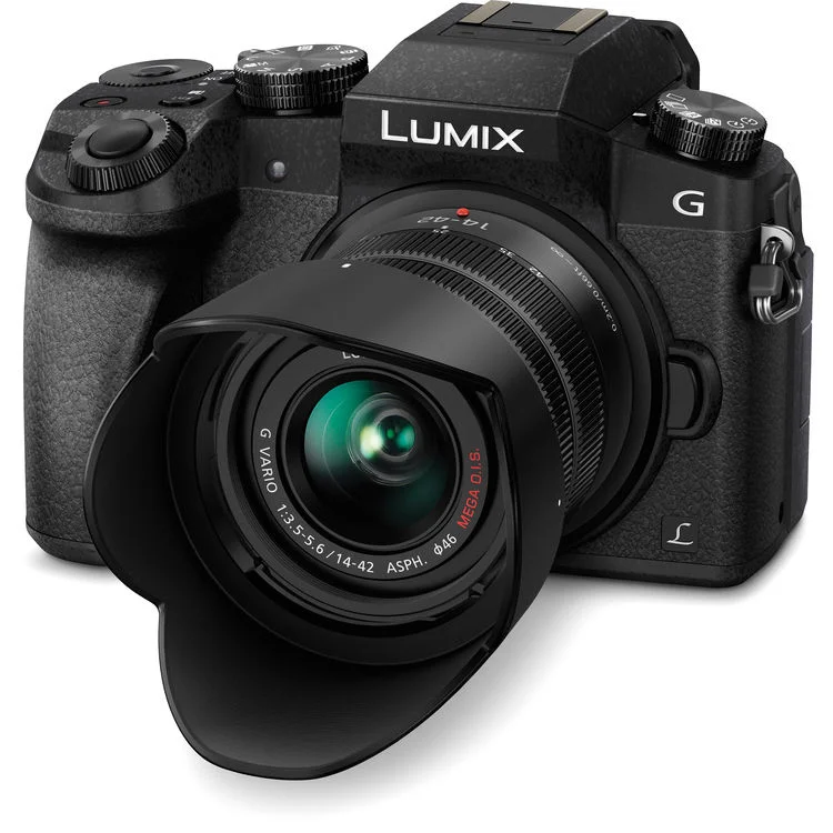 Panasonic Lumix G7 med 14-42mm f/3,5-5,6 Svart