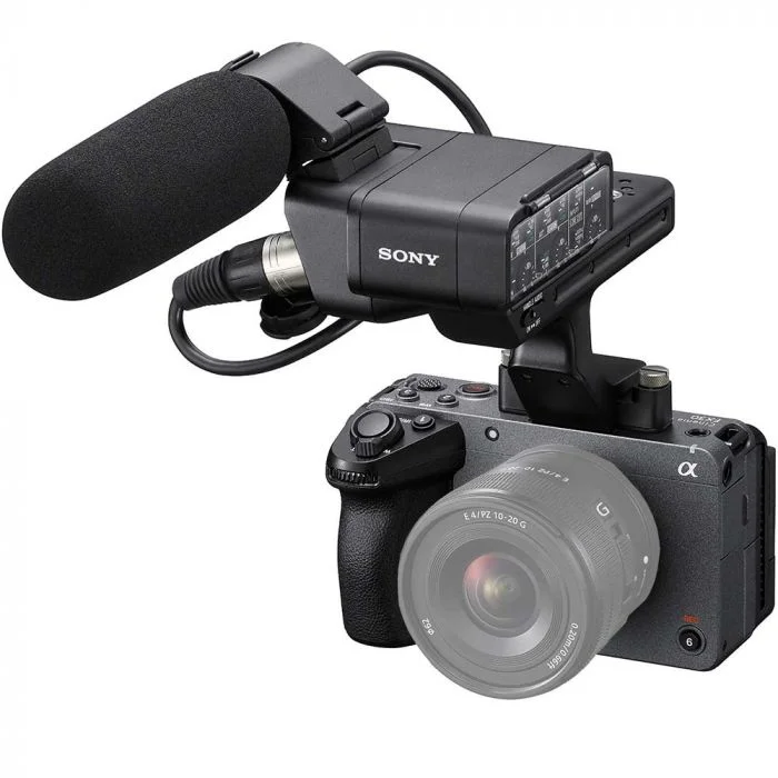 Sony FX30 med XLR-handtag + Samyang V-AF 24mm, 35mm, 75mm T1.9 Kit