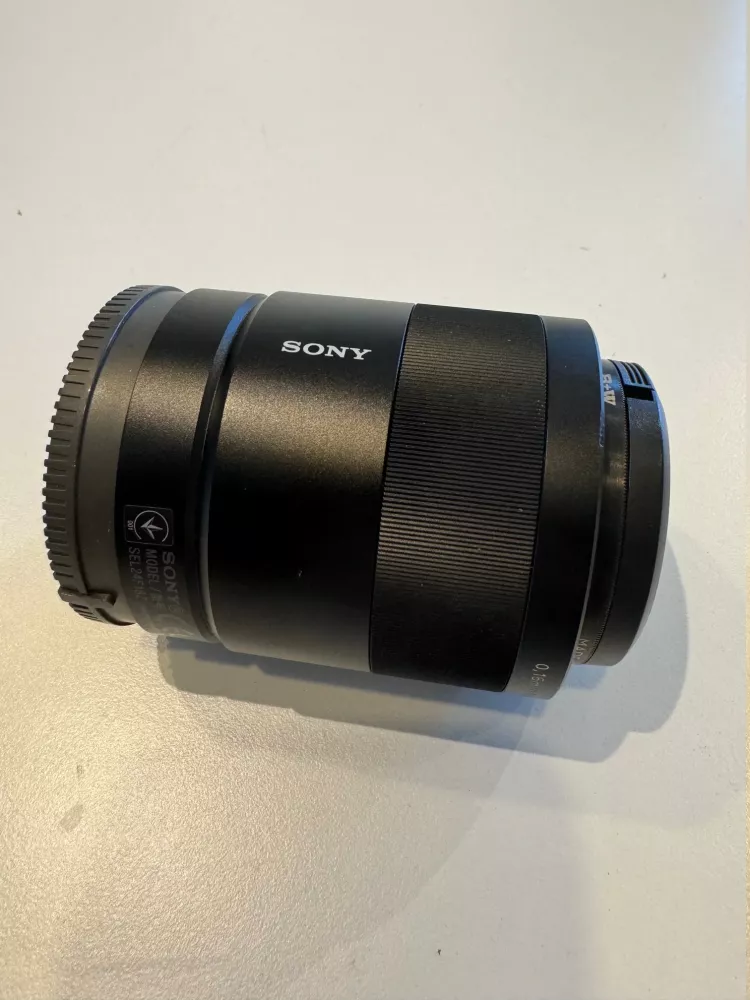 SONY Sonnar T* E 24mm F1.8 ZA With UV- Filter E-mount Lens- Used Unit
