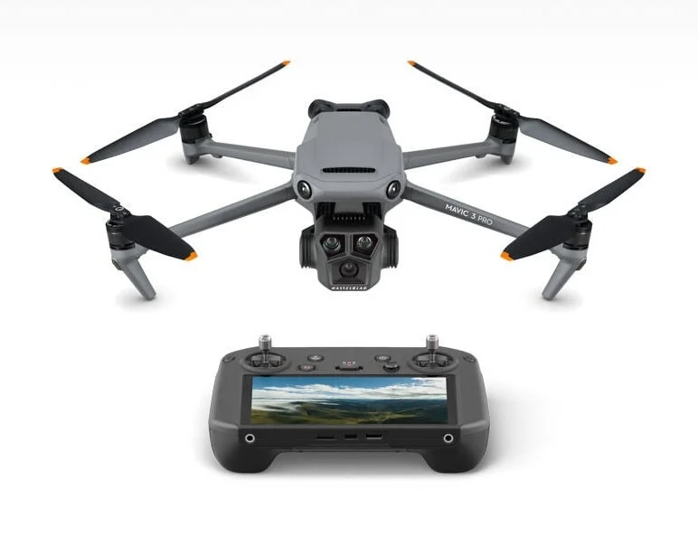 DJI Mavic 3 Pro Fly More Combo + Dji RC Pro