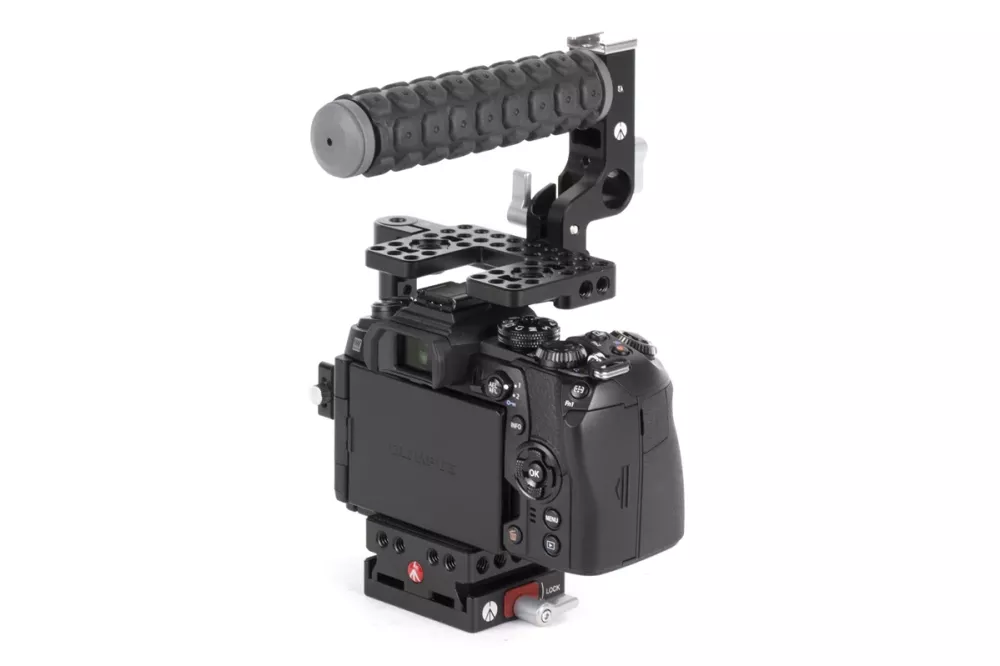 Wooden Camera Unified DSLR Cage (Small) with Rubber Grip