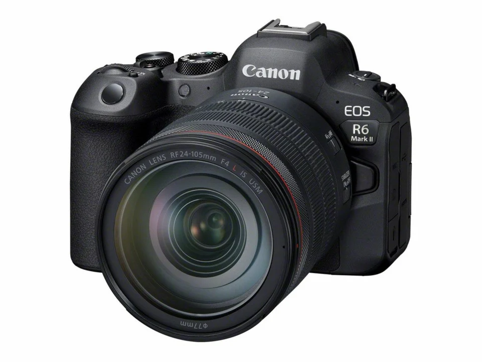 Canon EOS R6 Mark II + RF 24-105mm f/4 L IS USM