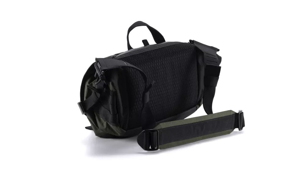 Tilta Fe Messenger Bag - Gray