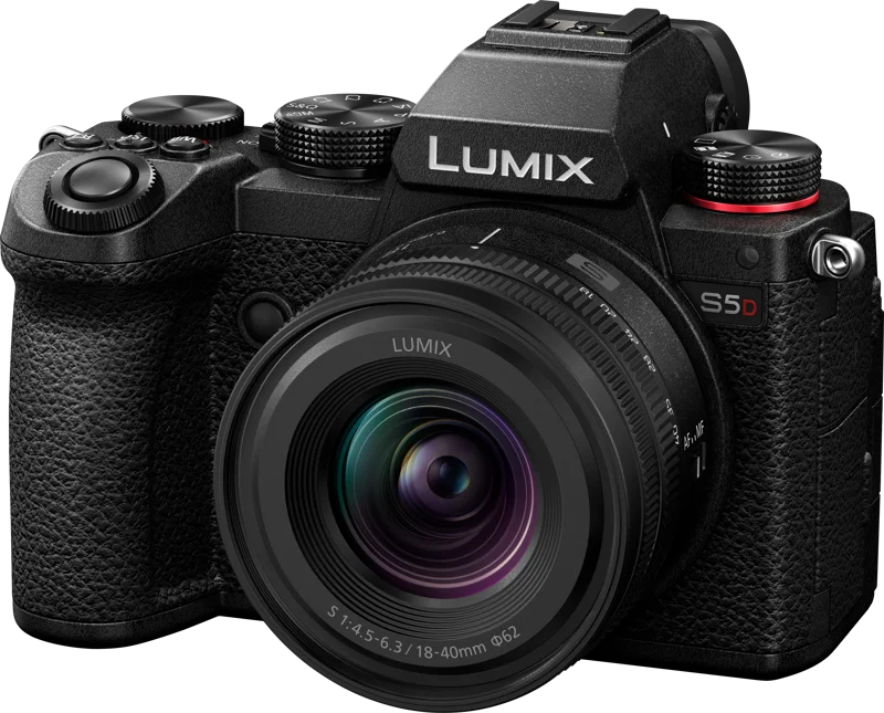 Panasonic Lumix S5D with S-R1840 F/4.5-6.3 KIT