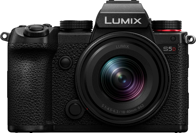 Panasonic Lumix S5D with S-R1840 F/4.5-6.3 KIT