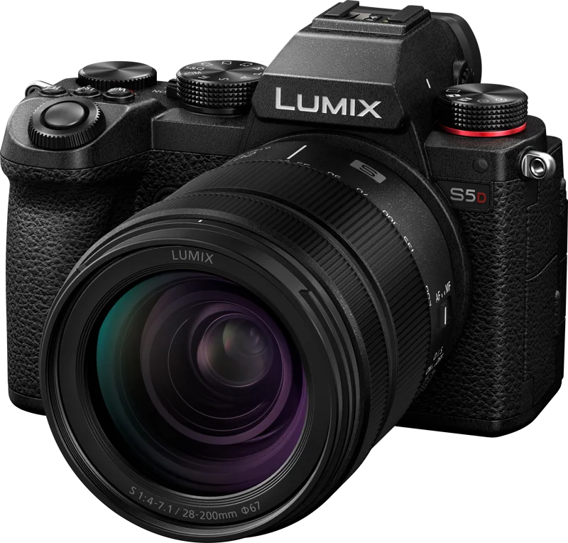 Panasonic Lumix S5D with S-R28200 F/4-7.1 KIT