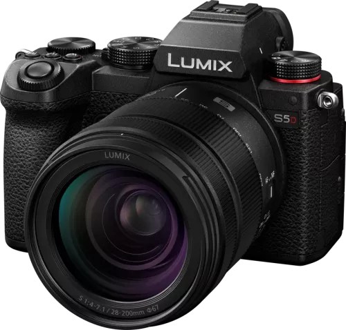 Panasonic Lumix S5D with S-R28200 F/4-7.1 KIT