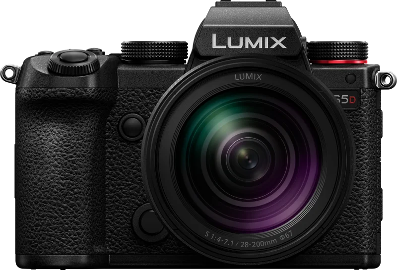 Panasonic Lumix S5D with S-R28200 F/4-7.1 KIT