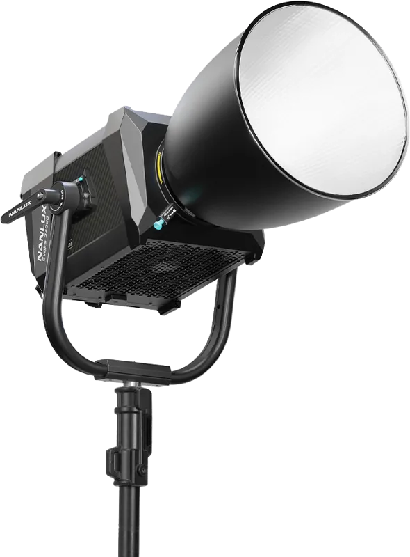 NANLUX Evoke 2400B Spot Light in Flight Case with 45° Reflector