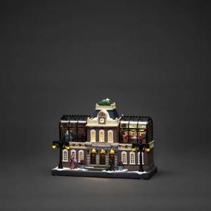 B/O Mekanisk Juledekoration Togstation 15 LED IP20 Flerfarvet Konstsmide