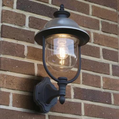 Parma Væglampe E27 230-240V IP43 Sort Konstsmide