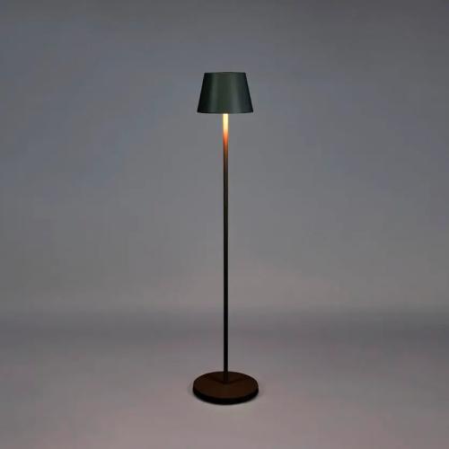 Pomezia M Golvlampa USB 3,7V 2200K-2700K IP54 Svart Konstsmide