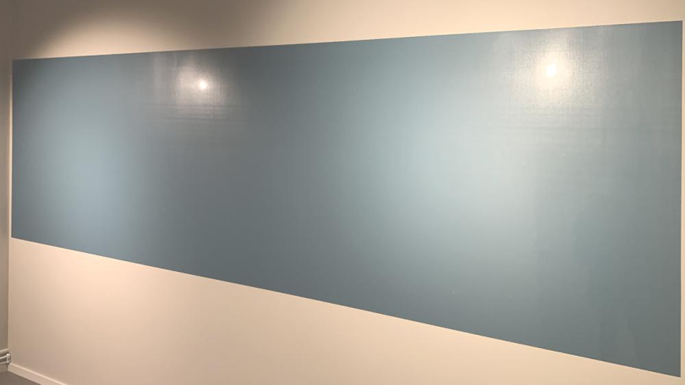 Whiteboard per meter with blue coloring