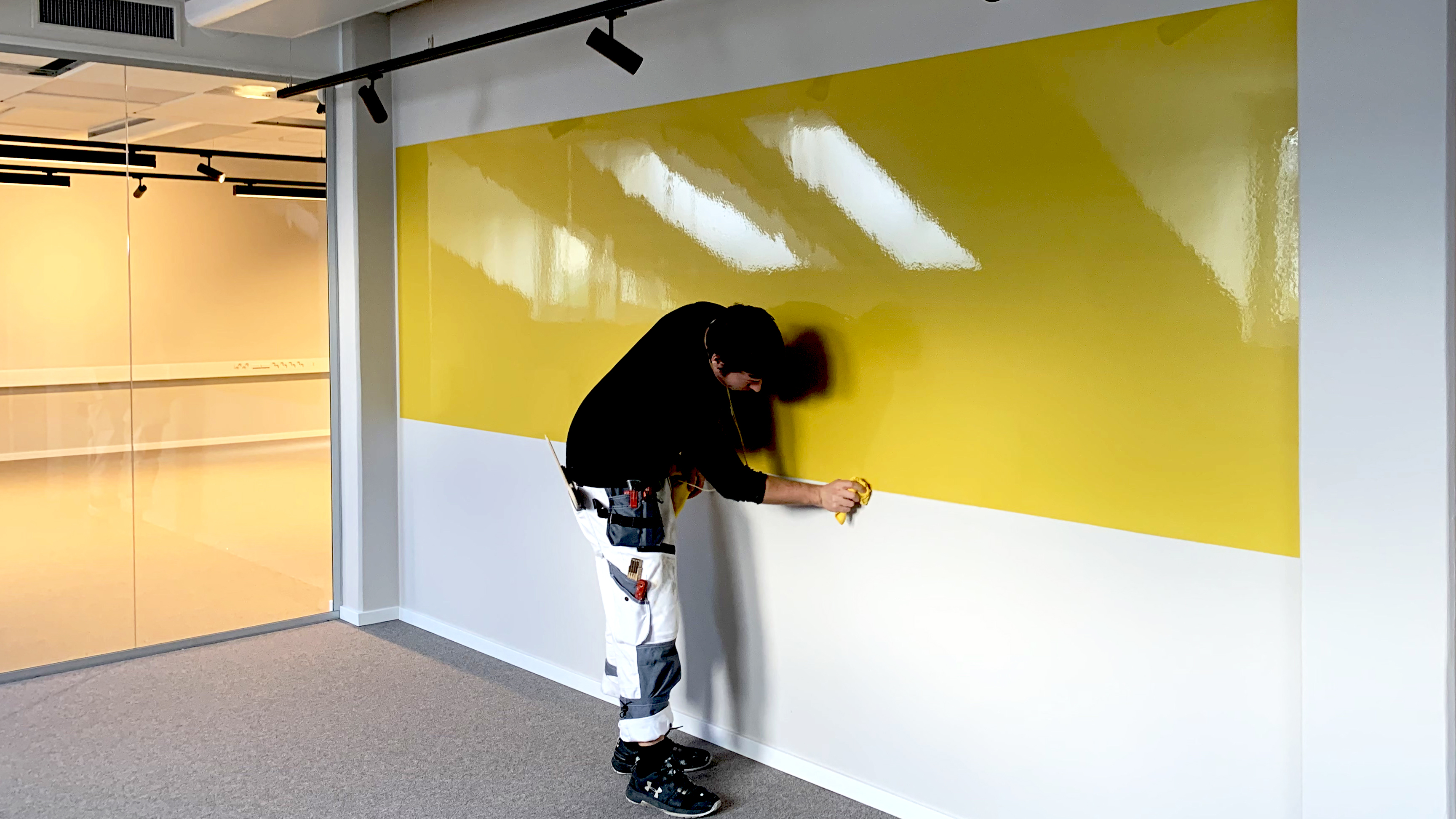 Whiteboard i färg låter whiteboarden smälta in i rummens design!