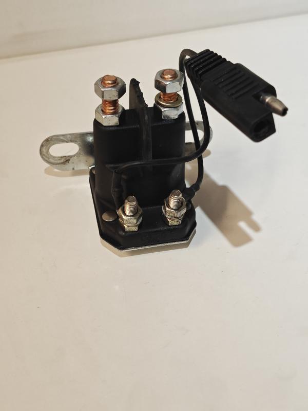 Startrelä Polaris Begagnad