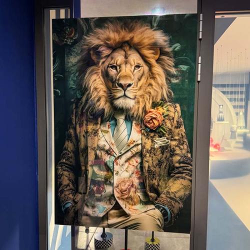 Glastavla Sir Lion, 100x150cm