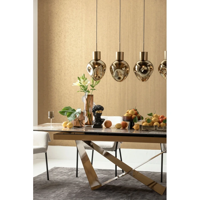 Taklampa Supernova Amber, 120 cm, Guld, mått 160 x 110 x 25 cm, placerad i rumsmiljö