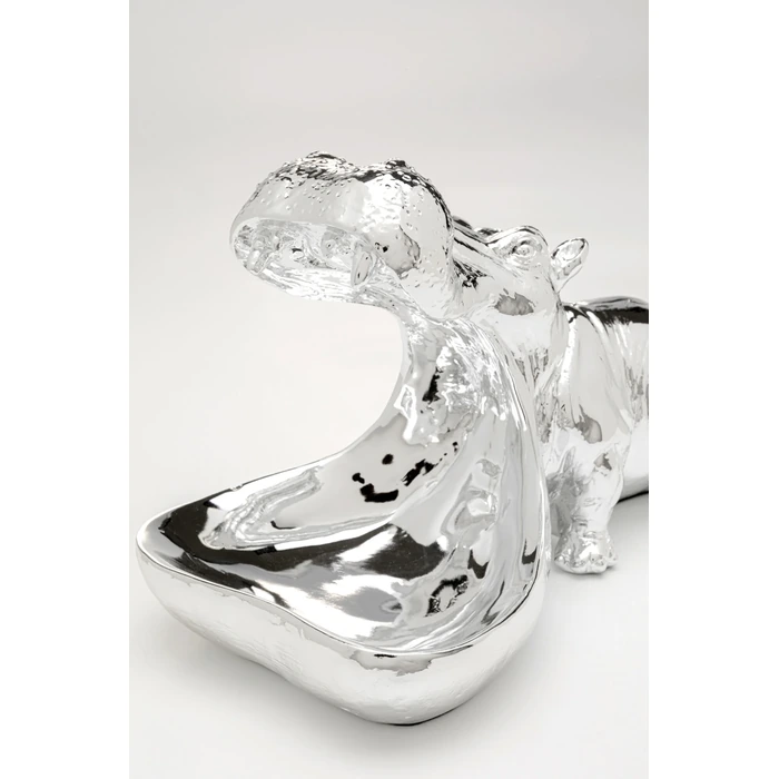 Dekorationsfigur Hungry Hippo silver, 17 cm, mått 17 x 14 x 27 cm, placerad i rumsmiljö