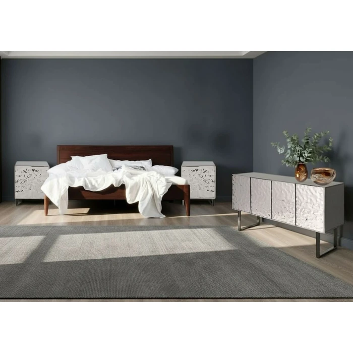 Sideboard Carino, 151 x 80 cm, Silver/Svart, mått 80 x 151 x 41 cm, placerad i rumsmiljö
