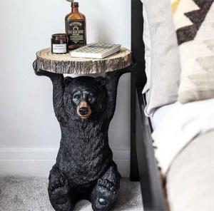 Litet sidobord Björn