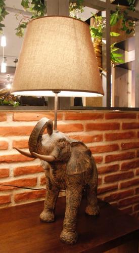 Bordlampa Elefant