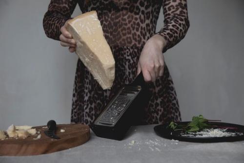 Rivjärn | Behållare Parmesan