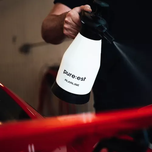 Tryckspruta för alkaliska medel