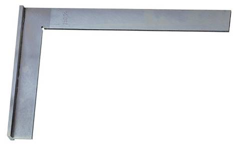 Påsvetsat plattjärn på kortsidan gör det enkelt att ta ut räta vinklar.