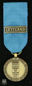 Försvarsmaktens medalj för internationella insatser i brons med bandspänne -LETTLAND-