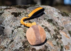 Joy of dog sport bungeechewie ball wool + squeaker orange-black *Förköp - få 10% rabatt