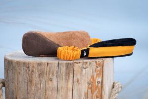 Joy of dog sport bungeecutie tug toy wool + squeaker orange-black *Förköp - få 10% rabatt