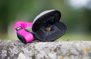 Joy of dog sport bungeesweetie ball pink-black Förköp - få 10% rabatt