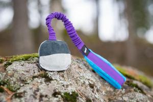 Joy of dog sport teenytiny ball with bungee lilac-turquoise *Förköp - få 10% rabatt