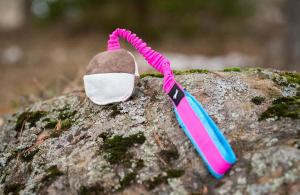 Joy of dog sport teenytiny ball with bungee pink-turquoise *Förköp - få 10% rabatt