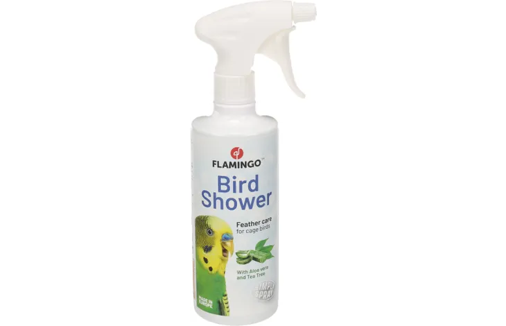 Fågeldusch till fjädrarna