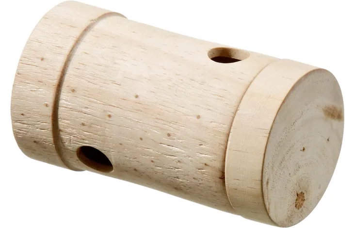 Leksak i trä med hål att gömma godis i för aktivering till fåglar och smådjur